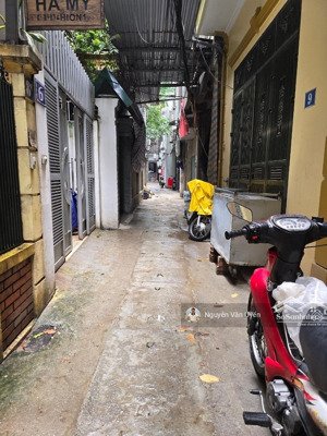 siêu phẩm trung tâm cầu giấy bán đất tặng nhà ở ngay , 40m2 x1,5 t , mặt tiền 4,5m. giá 6,7 tỷ.