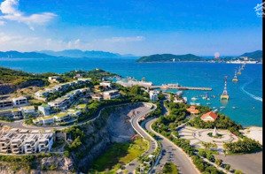 qũy căn cuối biệt thự anh nguyễn. lh: gặp em tiến