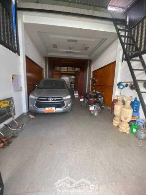 nhà mặt tiền đường q12 nội thất ốp toàn gỗ đỏ- ngang 5m đẹp nở hậu tài lộc 5.4m