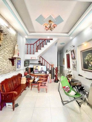 mua nhà nguyễn văn vịnh - lộc lá tràn về như nước sông hồng - ko mua uổng lắm à nghen - giá 3,1 tỷ