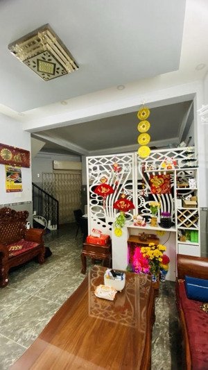 nhà lô góc phan văn trị, trung tâm bình thạnh, 50m2, 2 lầu, chỉ 5.15 tỷ