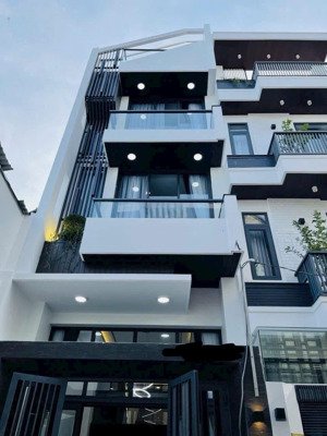 định cư nước ngoài chủ nhà bán gấp nhà lâm văn bền, tân quy, q7. chỉ 2,8tỷ. hẻm 5m. 