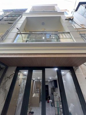 bán nhà mới 100% 3 tầng kiên cố hoàng diệu q.4 vị trí siêu đẹp dtsd 70m2 ko lộ giới nhỉnh 4ti