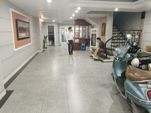 cho thuê nhà phố huy du, nhà 2 mặt tiền siêu đẹp, dt 110m2, 5 tầng, 8 phòng: du học, nhà nghỉ, vp..