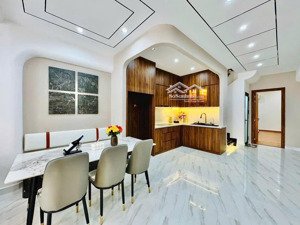 mặt tiền 6m siêu đẹp nhà trường chinh, gần siêu thị go, 40m2 , 3pn, giá 4,6 tỷ