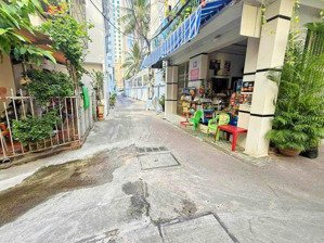 nhà 2 tầng hùng vương _ cách biển trần phú: 280m [ đường xe tải nhỏ 3m ] giá: 3,5 tỷ.