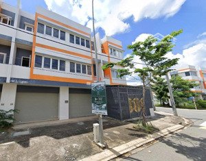 bán căn nhà phố shophouse trục chính đang cho thuê