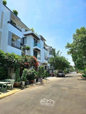 thanh lý lô đất kdc gia hòa, 3,86 tỷ, 100m2, chính chủ, hàng hot tại q9, tp.hcm