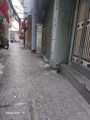 siểu phẩm 1150 đường láng cầu giấy,mặt ngõ thông,2 thoáng, kinh doanh nhỏ, mặt tiền rộng, 45m,10ty8