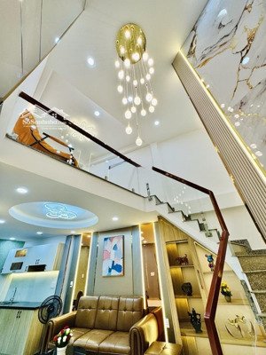 hoàng hoa thám 43m2 4tầng btct mới cứng 5.9ty