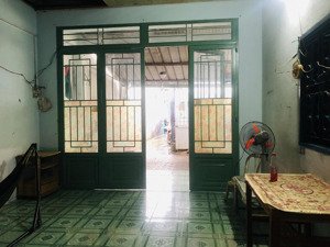 bán 130 m2 tặng nhà cấp 4 tại huỳnh tấn phát chỉ nhích 3 tỷ, trên sổ 104m2, mặt tiền 6m nở hậu 11m