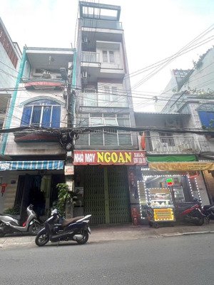 bán nhà mt lạc long quân q11 trệt lửng 2 lầu sân thượng hoàn công đủ giá rẻ 6 tỷ980