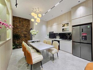 ngân hàng phát mãi quận 3,giá 7,7tỷ đường lý chính thắng,gần cầu kiệu hxh 5m shr hẻm thông