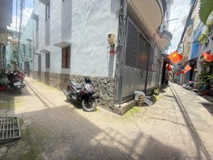 bán nhà lạc long quân f8 tân bình 3* 9 m nở hậu 3.15 m giá 3 tỷ480 tl hẻm 4 m thông