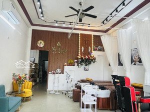 chủ cần bán gấp nhà 3 tầng mặt tiền kinh doanh ngay chợ cẩm lệ - chỉ hơn 12 tỷ.