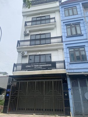 bán nhà số 8 ngõ 203 phúc lợi mặt tiền siêu rộng lh 