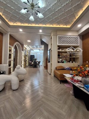 bán nhà , 3 tầng , ngang 5.5mx15m, huỳnh tấn phát ,quận 7, sát phú mỹ hưng chỉ hơn 8 tỷi