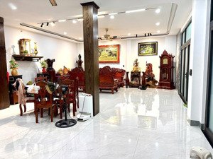 bán nhà 3 tầng lô góc 2 mặt tiền kẹp công viên đường yên thế,bắc sơn. kinh doanh sầm uất 