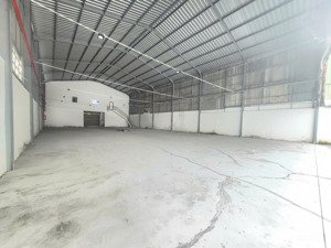 cho thuê xưởng mặt tiền đường dương công khi. hóc môn. 19x75m. có pccc. xưởng hoàn công