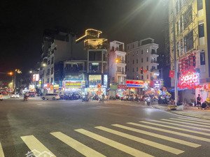 nhà phố nguyễn văn cừ 5 tầng bề thế vị trí đẹp ở ngay. giá 11.2 tỷ