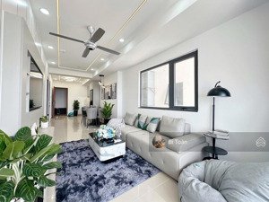 bán căn hoa hậu 77m2 tầng trung nội thất siêu đẹp , ban công trực biển siêu rộng