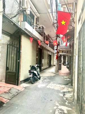 chủ cần bán gấp- thương lượng tốt. nhà đẹp ngõ 354 trường chinh. 45m2x 5 tầng chỉ 8.x tỷ.