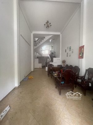 trệt lửng 2 lầu 4x25m có 4pn 5wc đường 10m gần chợ căn cứ lê thị hồng p17 gv