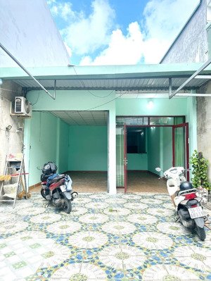 cho thuê nhà chính chủ nguyên căn 2 phòng ngủ, 2 wc ở tân xuân, hóc môn.