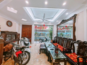 cầu giấy| oto đỗ cửa/vào tận nhà, 6 tầng, mt 5.2m full nội thất giá cực tốt 11.8đ