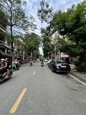 bán căn 68m x 1 tầng mặt đường cát dài. giá 13 tỷ ( có bớt )