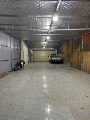 kho xưởng thúy lĩnh hoàng mai 180m2 ô tô tải tránh, điện 3fa, mái chống nóng, sạch đẹp 15tr/ tháng