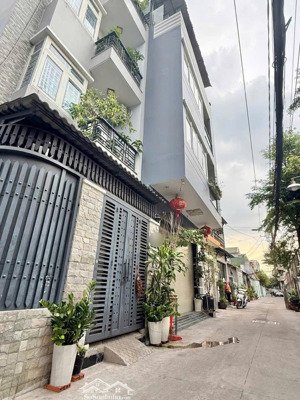 #quận tân phú bán nhà hxh thông gần trường đh công thương 64m2 x3tầng btct-hơn 5tỷ