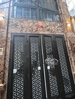 chính chủ gửi bán gấp căn nhà 6 tầng tại trường chinh, đống đa 35m, p ngủ thông sàn khép kín hơn 8t