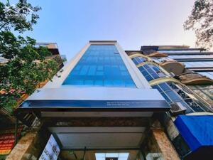 Bán tòa nhà văn phòng mặt phố Nguyễn Chí Thanh 135m2 10 tầng thang máy 115 tỷ