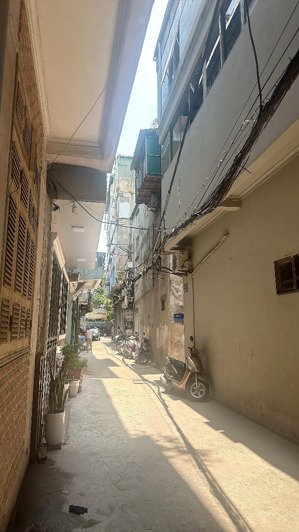 bán nhà phường bồ đề - quận long biên - 40m2, mt gần 4m, ô tô nhỏ, nhà 2 tầng - nhỉnh 3 tỷ.