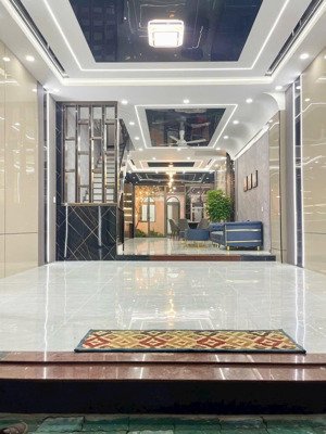 siêu phẩm nhà phố giáp vsip1 - có pn dứoi sân xe hơi full nộ thất