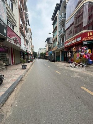 bán nhà 3 tầng mặt phố lê lợi nguyễn trãi hà đông 19,5 tỷ