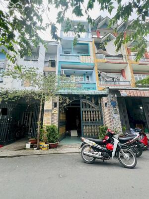 Nhà 5.95 tỷ, 4x16m 4 tấm, hẻm 8m Hương lộ 2, Bình Trị Đông A, Bình Tân