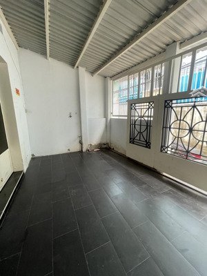 bán nhà ngay bv lê văn thịnh q2 63m2 4,9 tỷ sổ hồng bao sổ 