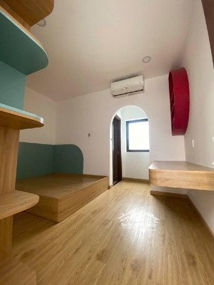 siêu phẩm sát ủy ban quận bình tân ngay tên lửa- nhà 3 tầng full nội thất- xe hơi ngủ trong nhà