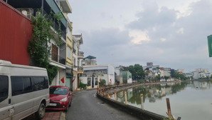 bán gấp căn mặt phố, view hồ cự khối 83m 3 tầng mặt tiền 8,2m ô chờ thang máy, giá 26, 6tỷ.