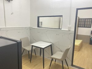 cho thuê căn hộ 1 phòng ngủ tách phòng ăn full nội thất 30m2, phòng trệt, chỉ 7,5tr