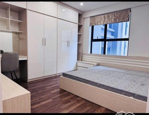 cho thuê căn hộ 2 ngủ greenstar 10triệu/tháng