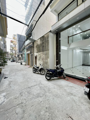 77m2 x 5 tầng đường giải phóng - hoàng mai - ô tô vào nhà, thang máy, kinh doanh, 