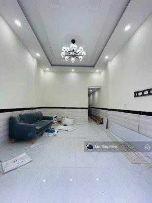 chỉ hơn 4 tỷ có ngay nhà cấp 4, nở hậu cách phạm văn đồng 100m, có gác lửng (2pn) - hxh