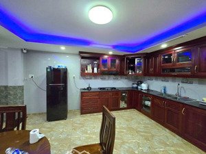 kẹt tiền bán gắp căn nhà nguyễn thái học ,p1. bình thạnh , gần chợ bà chiểu , giá 3 tỷ 570 tl , sr