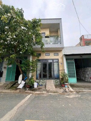 gia đình k ở bán căn trịnh quang nghị phong phú mt 5,5m- 1ty2