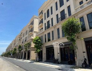 thuê liền kề vinhomes cổ loa, dt 75m2 5 tầng kế cận chung cư và hồ lớn 32ha ( quỹ căn đa dạng )