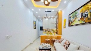 siêu phẩm phố hoàng mai 5 tầng 25/28 m2 ngõ 3 gác nông, ô tô đỗ cách 20m giá 6.25 tỷ