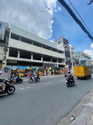 bán tòa nhà góc 2mt đường 3 tháng 2 - 15 x 33m - hầm + 3 lầu - hđt: 500 triệu/tháng - giá: 140 tỷ